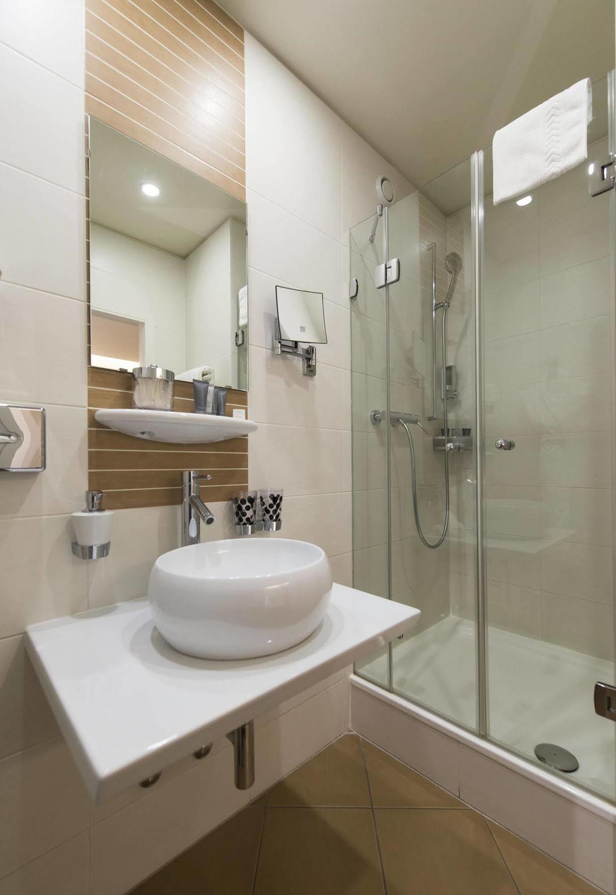 La Cour Des Augustins Boutique Gallery Design Hotel Genewa Zewnętrze zdjęcie